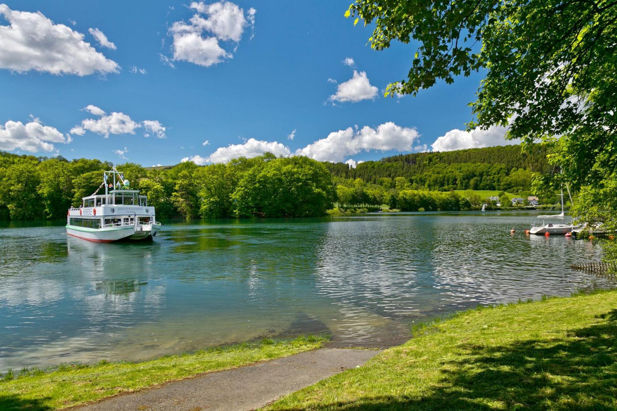 Knaus Campingpark Hennesee Мешеде Экстерьер фото